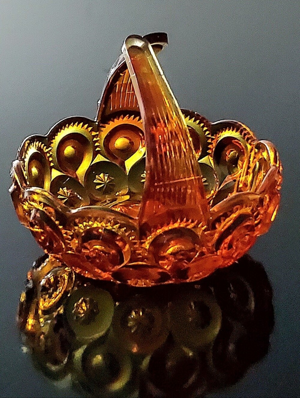 GLOWING Fire Amberina Moon & Star Split Handle Art Glass Basket - Picture 13 of 16